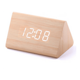 LED WOOD GRAIN ALARM CLOCK WITH DISPLAY - Small triangle