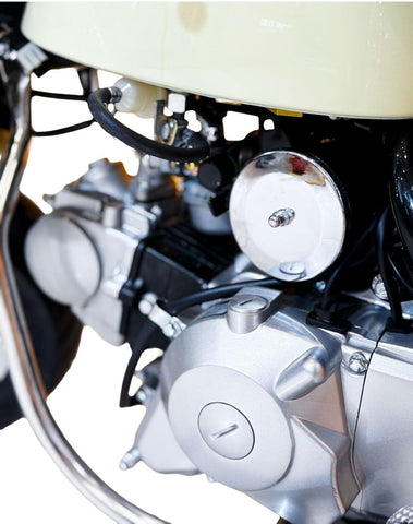 Z50 Classic Gasoline Motorcycle, Retro Styling, Cream & Green, Digital Display, Chrome Trim