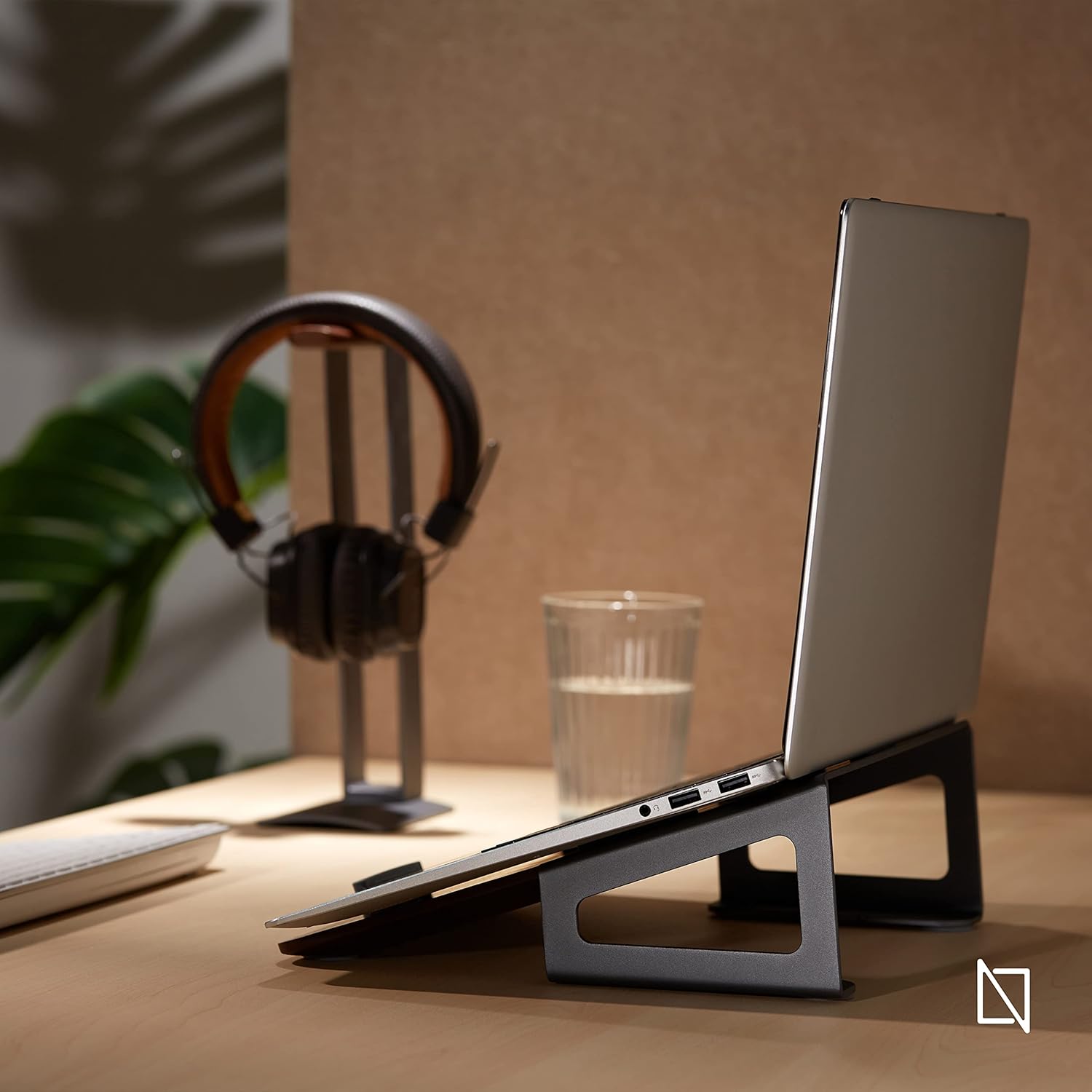 Navodesk Wooden Laptop Riser Stand
