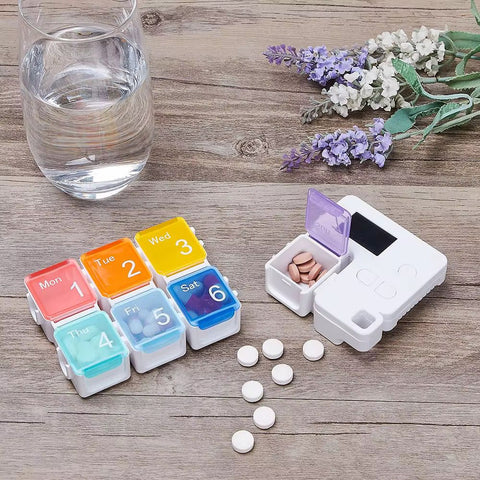 7 Day Weekly Pill Box, Vitamin and Medicine Organizer with Compartments