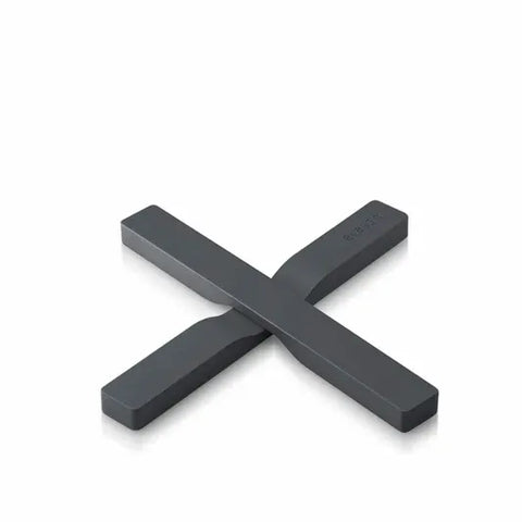 EVA SOLO | 2 Magnetic Trivets | Silicone-Coated Nylon with Built-in Magnets | Dishwasher-Safe | Placed Either Crossways or Divided in 2 | Danish Design