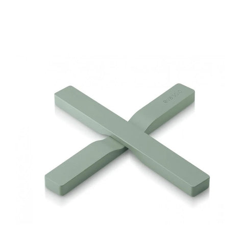 EVA SOLO | 2 Magnetic Trivets | Silicone-Coated Nylon with Built-in Magnets | Dishwasher-Safe | Placed Either Crossways or Divided in 2 | Danish Design