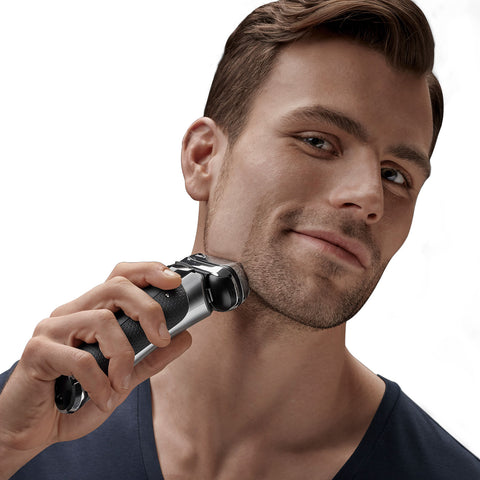 Braun Series 9 9290cc Wet & Dry shaver with Clean & Charge station and travel case, silver.