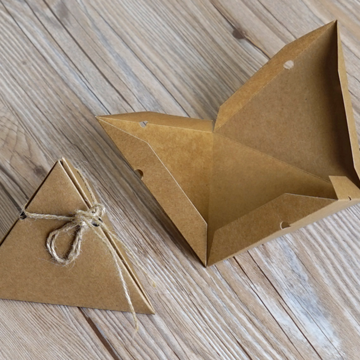 Brown Kraft Paper Triangular Pyramid Wedding Favors Candy Boxes (50Pc Pack)